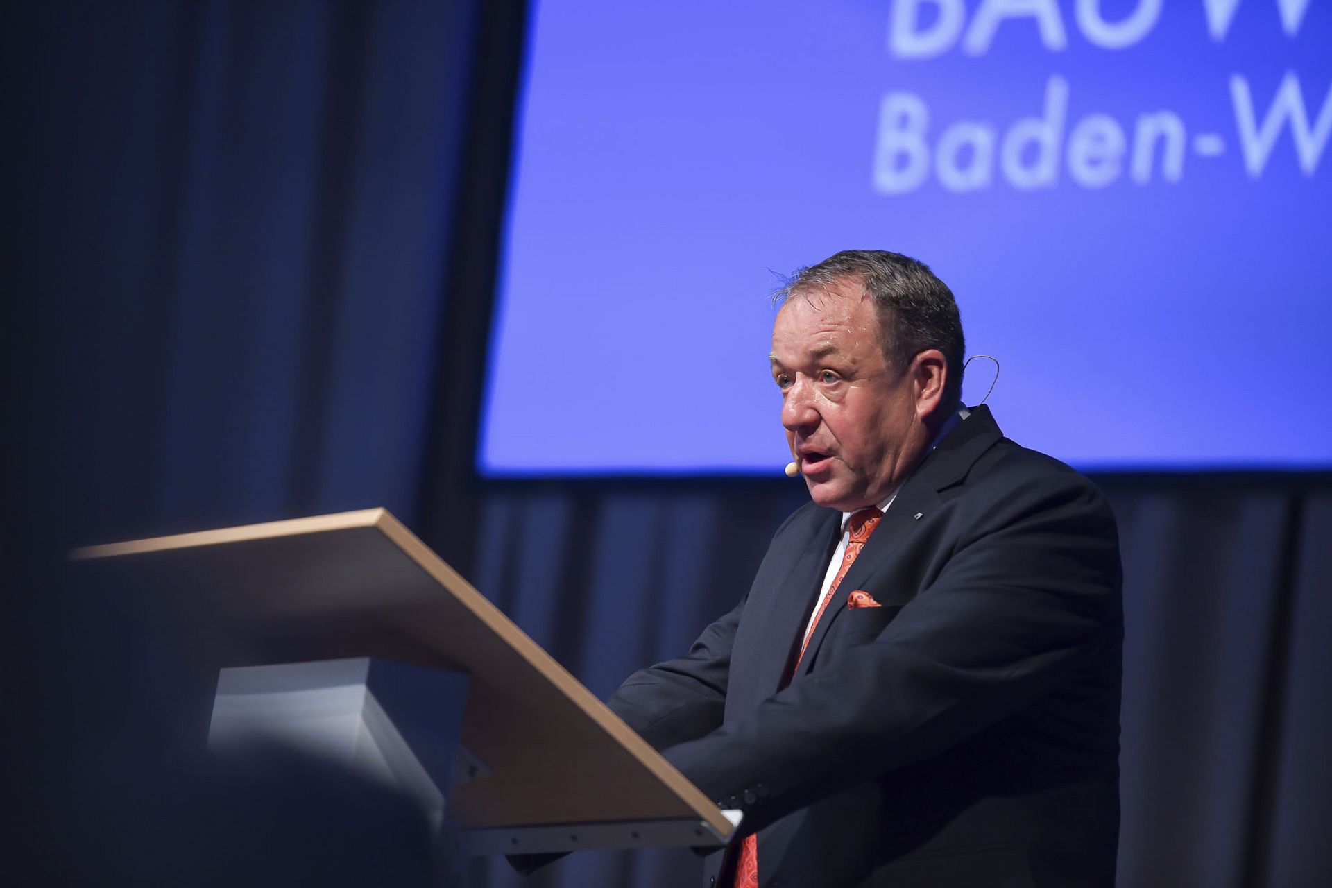 Tag der Bauwirtschaft 2025 Präsident Markus Böll eröffnet den öffentlichen Teil des Tags der Bauwirtschaft mit seiner Rede.