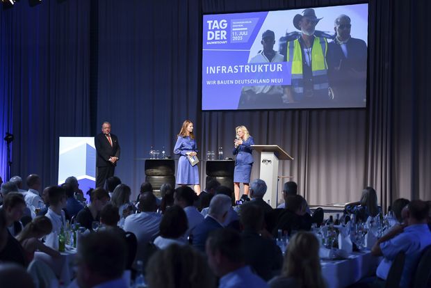 Tag der Bauwirtschaft 2025 Rückblick auf das Verbandsevent des Jahres im Technik Museum Sinsheim.