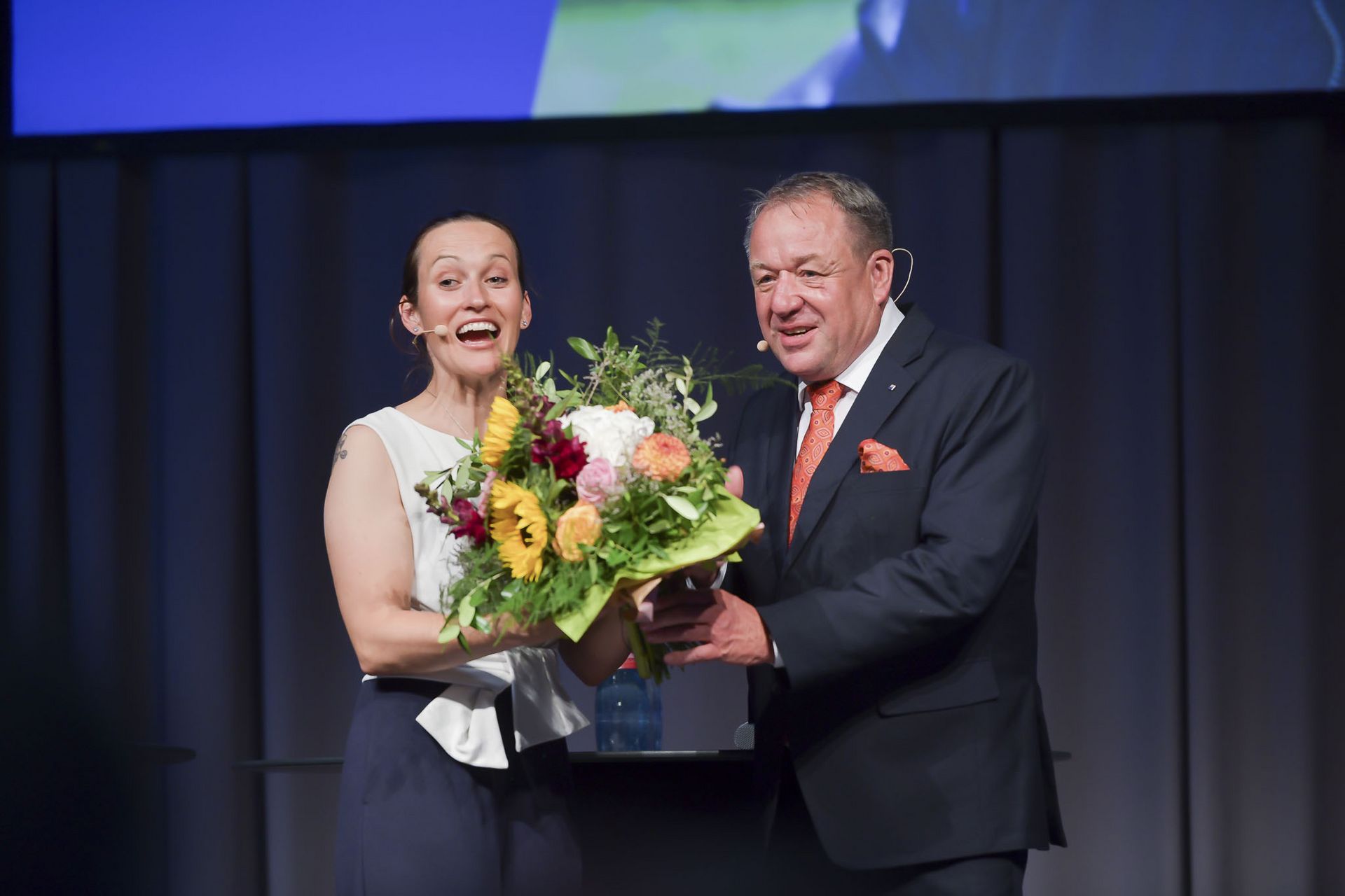 Tag der Bauwirtschaft 2025 Key Note Speakerin Nicola Winter und Präsident Markus Böll.