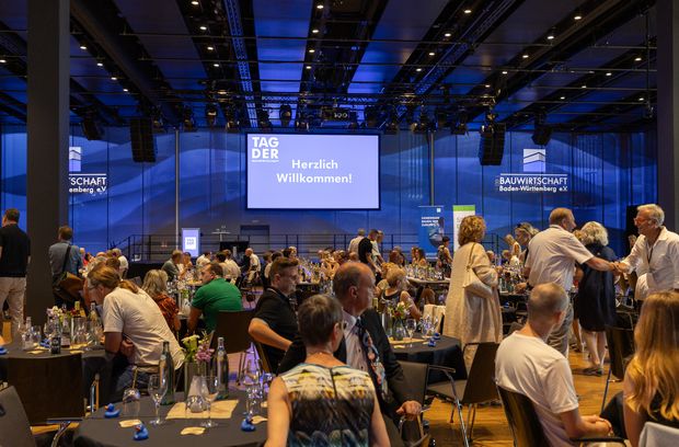 Tag der Bauwirtschaft 2026 Impressionen vom Tag der Bauwirtschaft: Begegnungen, Austausch und spannende Einblicke in die Branche.