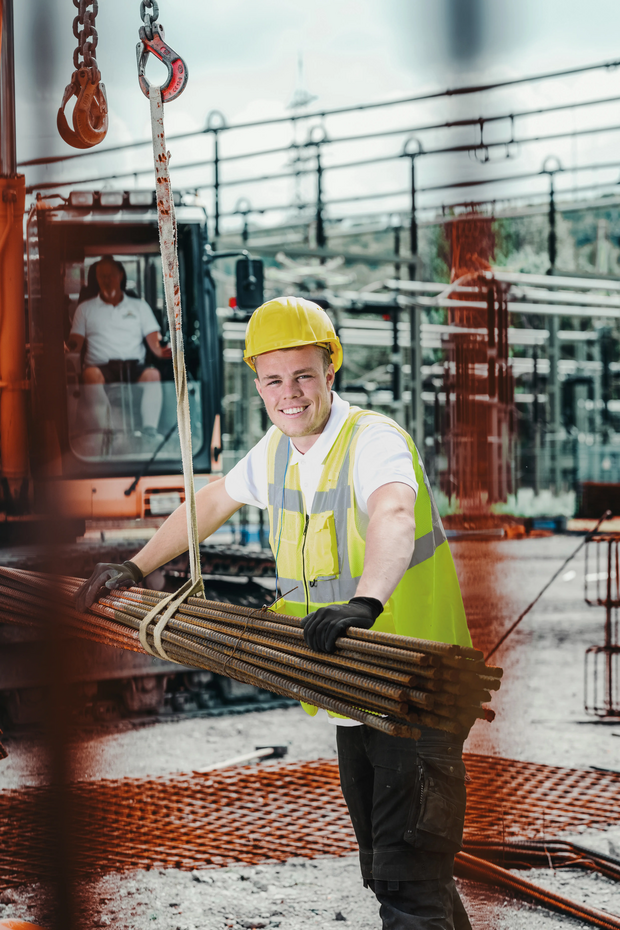 Key Visual der Kampagne Bau - Dein Ding - Motiv Betonbauer