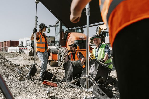 Filmdreh_Infrastruktur_Stuttgart-05 Filmdreh auf einer Baustelle am Stuttgarter Flughafen zur Kampagne "Wir bauen Deutschland neu"