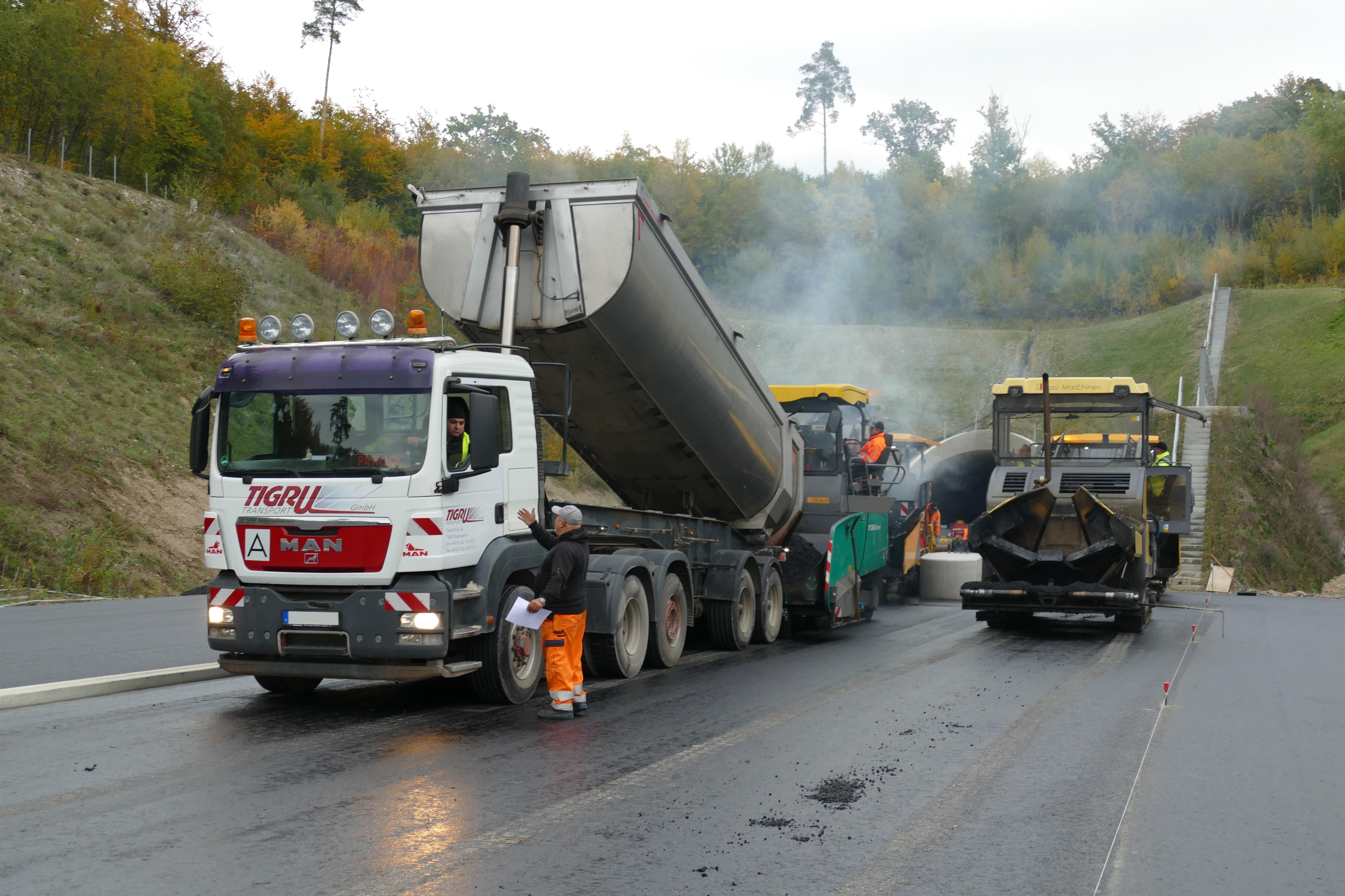 Hohe Spritpreise: Bauwirtschaft kritisiert Entlastungsprämie scharf Hohe Spritpreise: Bauwirtschaft kritisiert Entlastungsprämie scharf